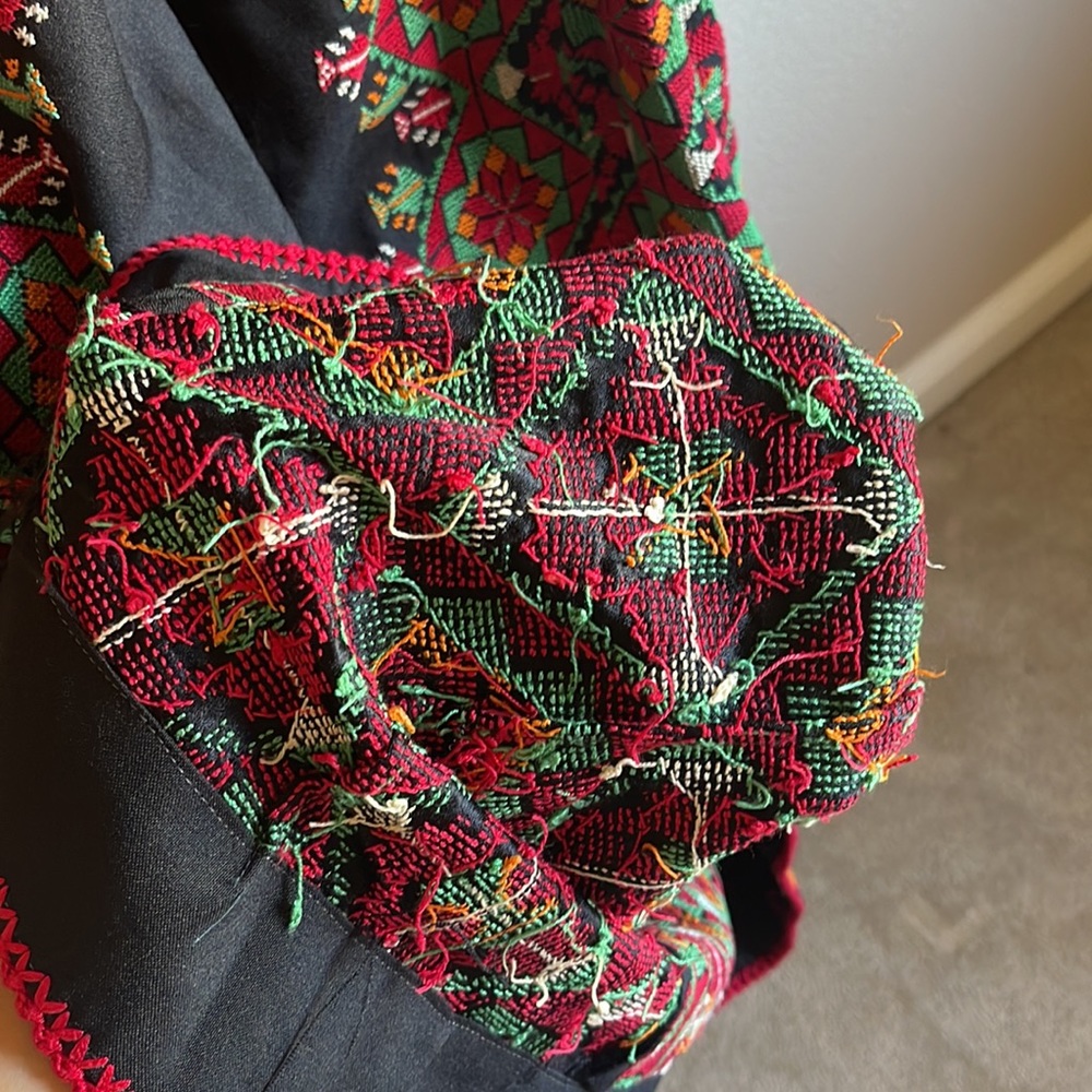 Traditional Authentic Palestinian Thobe Hand Made - Picture 5 of 6